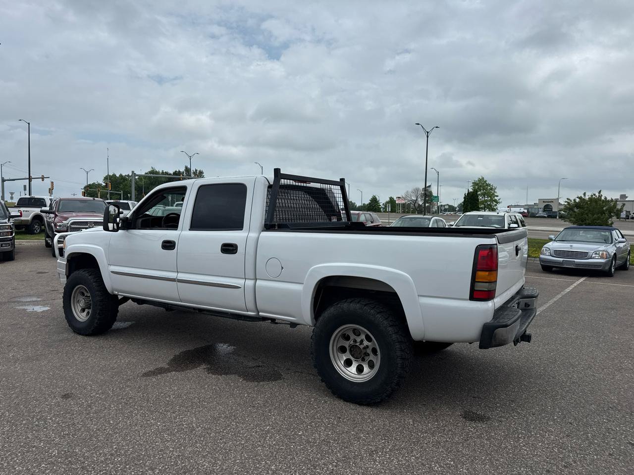 Used 2006 GMC Sierra 2500 SLE w/ Onstar Plus Package AWD/4WD image 3