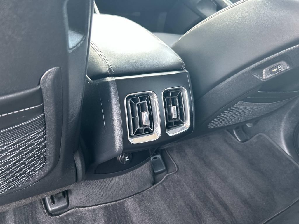 Used 2025 Kia Sorento S FWD image 24