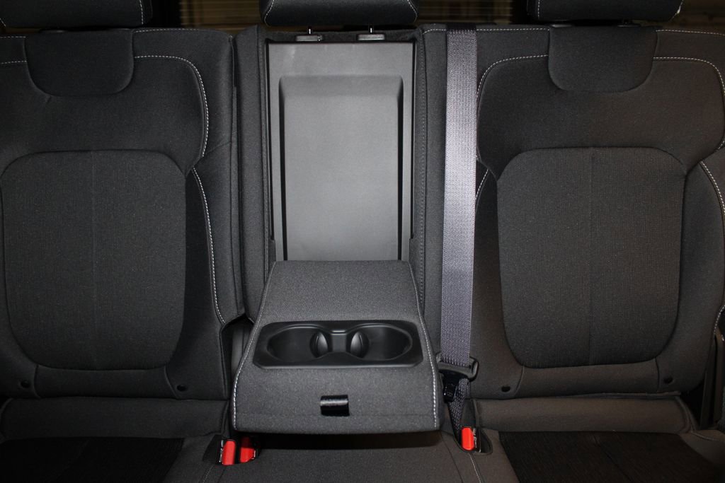 New 2025 Jeep Grand Cherokee Laredo w/ Luxury Tech Group I image 26