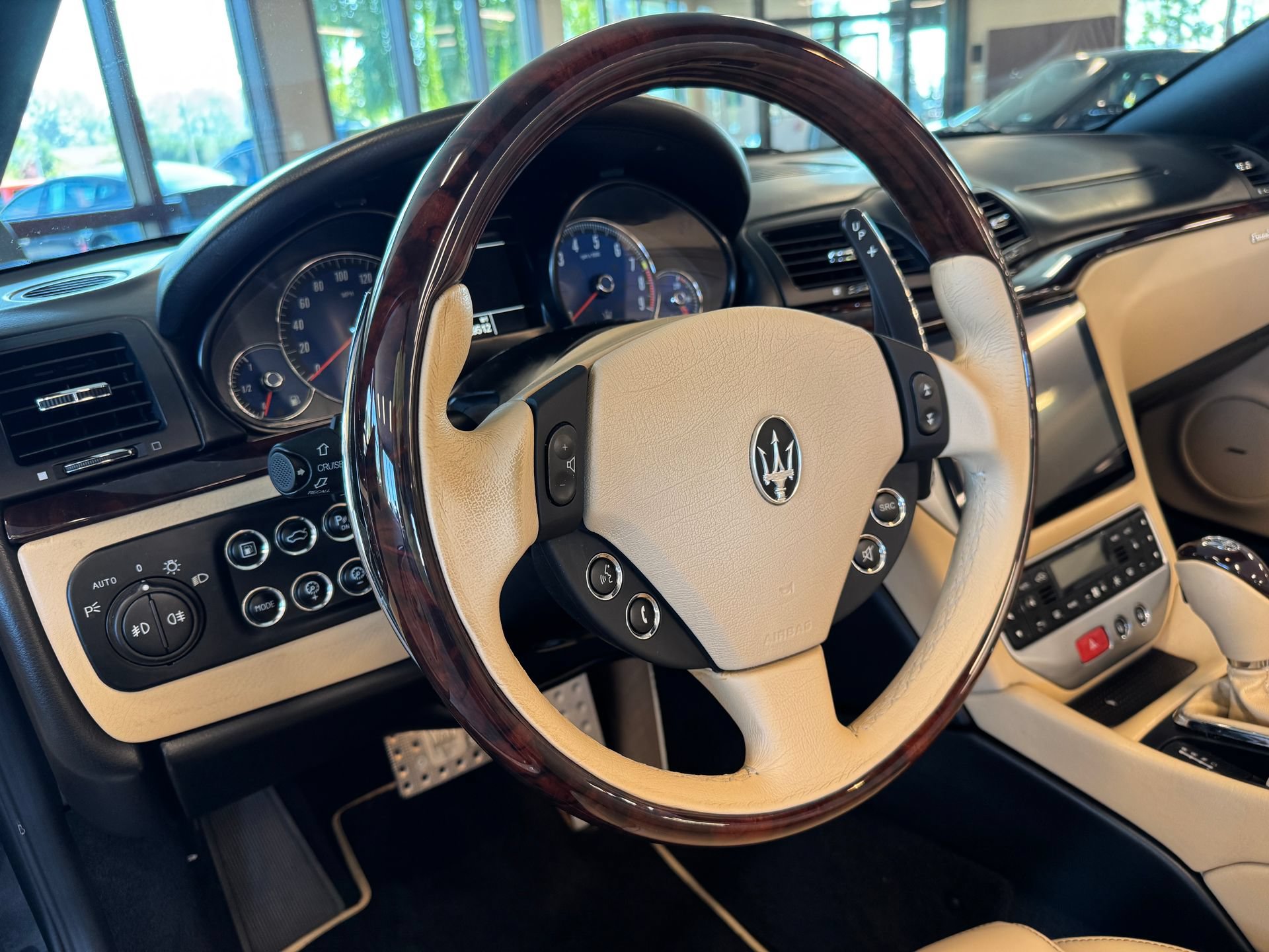 Used 2014 Maserati GranTurismo Convertible RWD image 55
