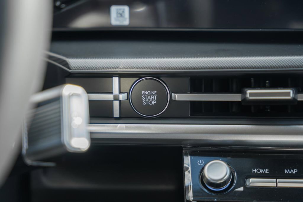 New 2026 Hyundai Santa Fe SE image 25