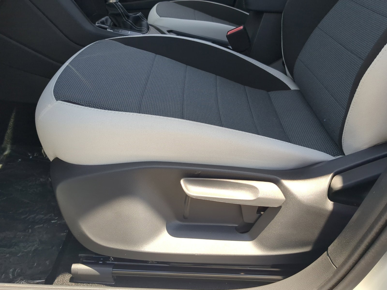 New 2025 Volkswagen Taos S image 14