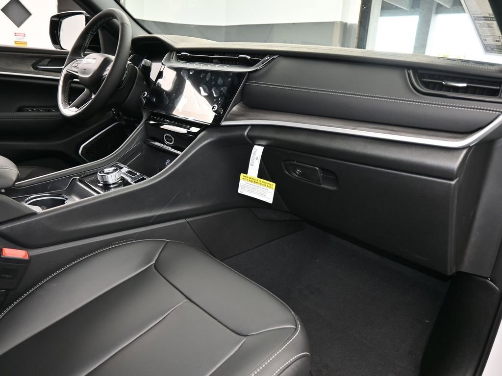 New 2026 Jeep Grand Cherokee Limited w/ Limited Altitude Package RWD image 40