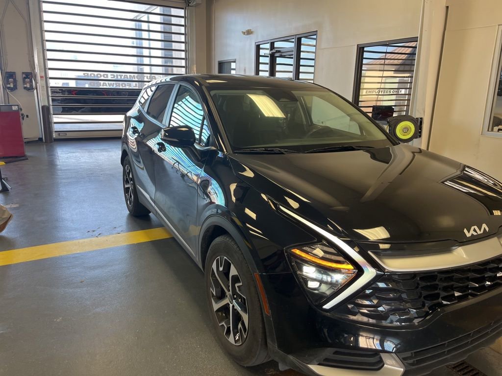Used 2025 Kia Sportage EX image 7
