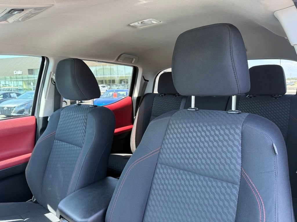 Used 2020 Toyota Tacoma SR5 RWD image 23