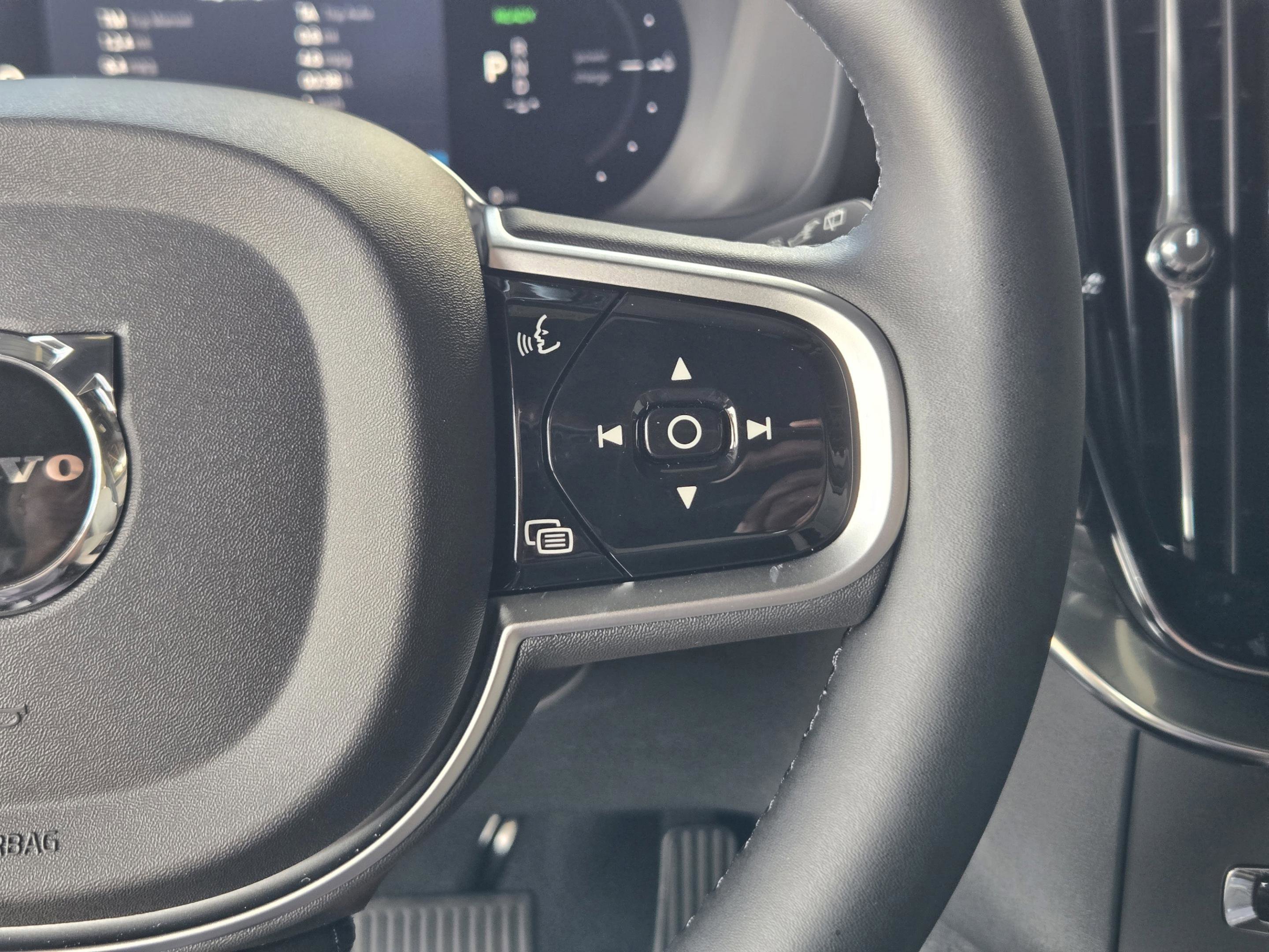 New 2026 Volvo XC90 T8 Plus w/ Protection Package Premier AWD/4WD image 23