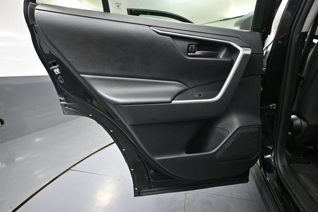 Used 2020 Toyota RAV4 LE w/ All Weather Liner Package AWD/4WD image 35
