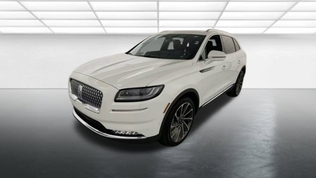 Used 2023 Lincoln Nautilus Reserve w/ Equipment Group 202A image 3