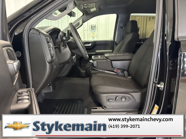 New 2026 Chevrolet Silverado 1500 Custom w/ Turbomax Blackout Package image 32