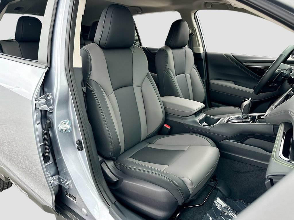 Certified 2025 Subaru Outback Onyx Edition AWD/4WD image 28