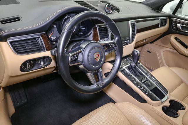Used 2018 Porsche Macan Turbo image 25