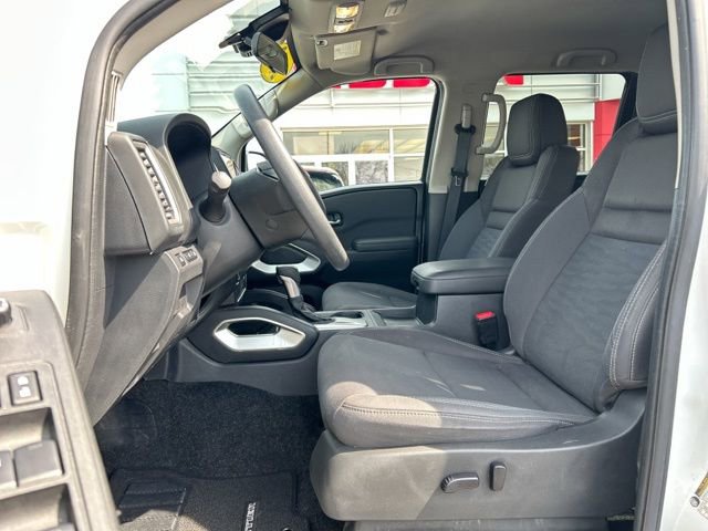 Used 2022 Nissan Frontier SV image 25