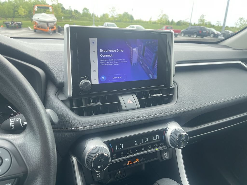 Used 2025 Toyota RAV4 XLE FWD image 26