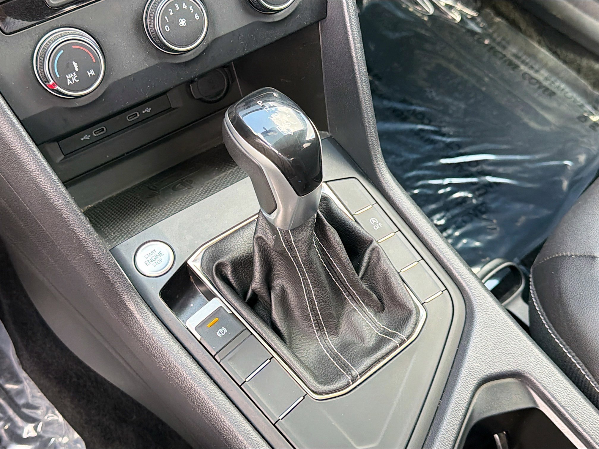 Used 2022 Volkswagen Taos SE image 26