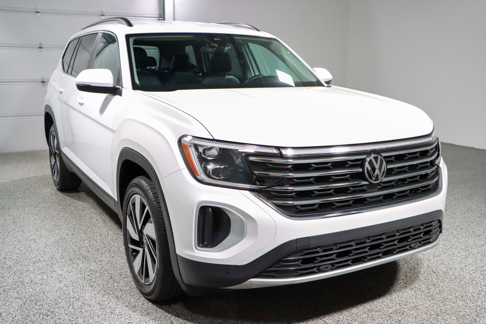 Used 2024 Volkswagen Atlas SE image 5