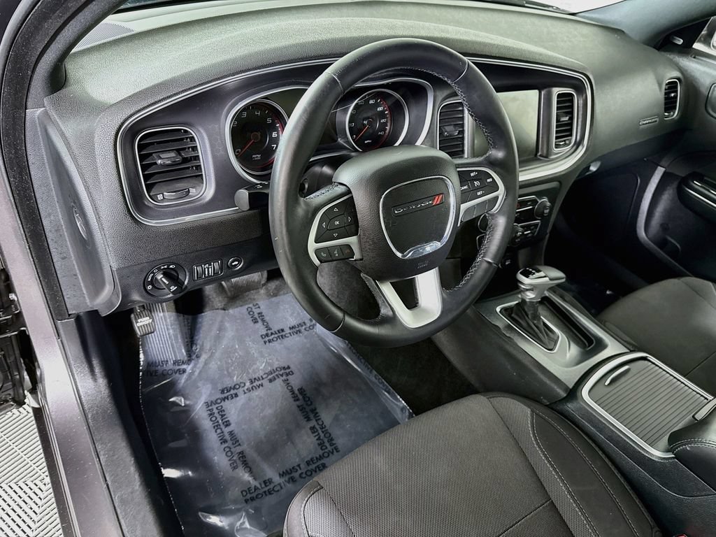 Used 2015 Dodge Charger SXT RWD image 13