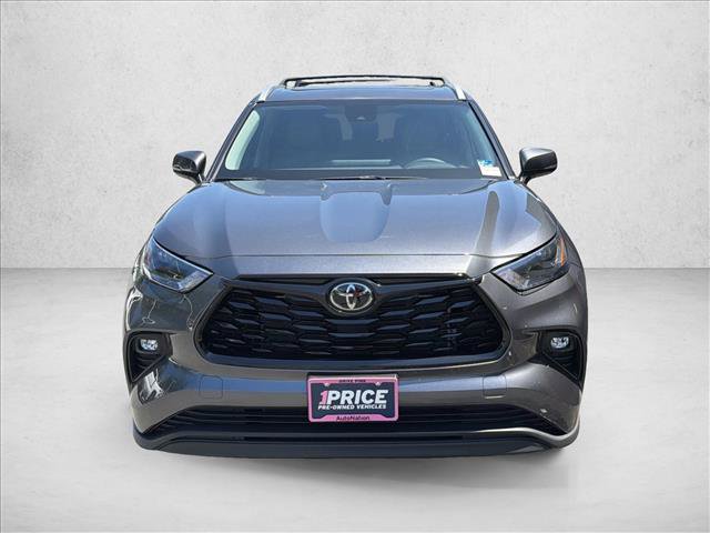 Used 2023 Toyota Highlander XLE FWD video 2