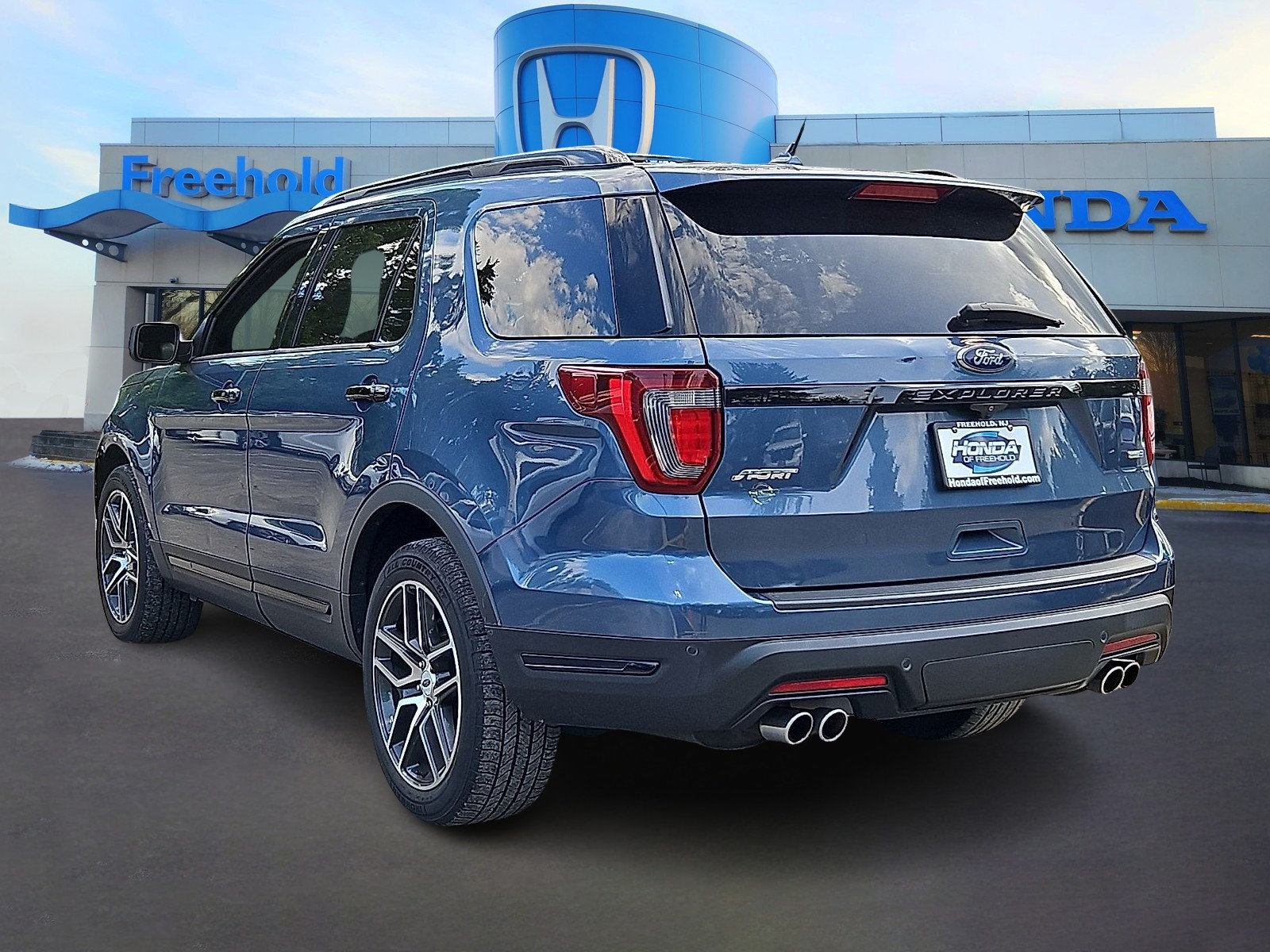 Used 2019 Ford Explorer Sport w/ Equipment Group 401A AWD/4WD image 4