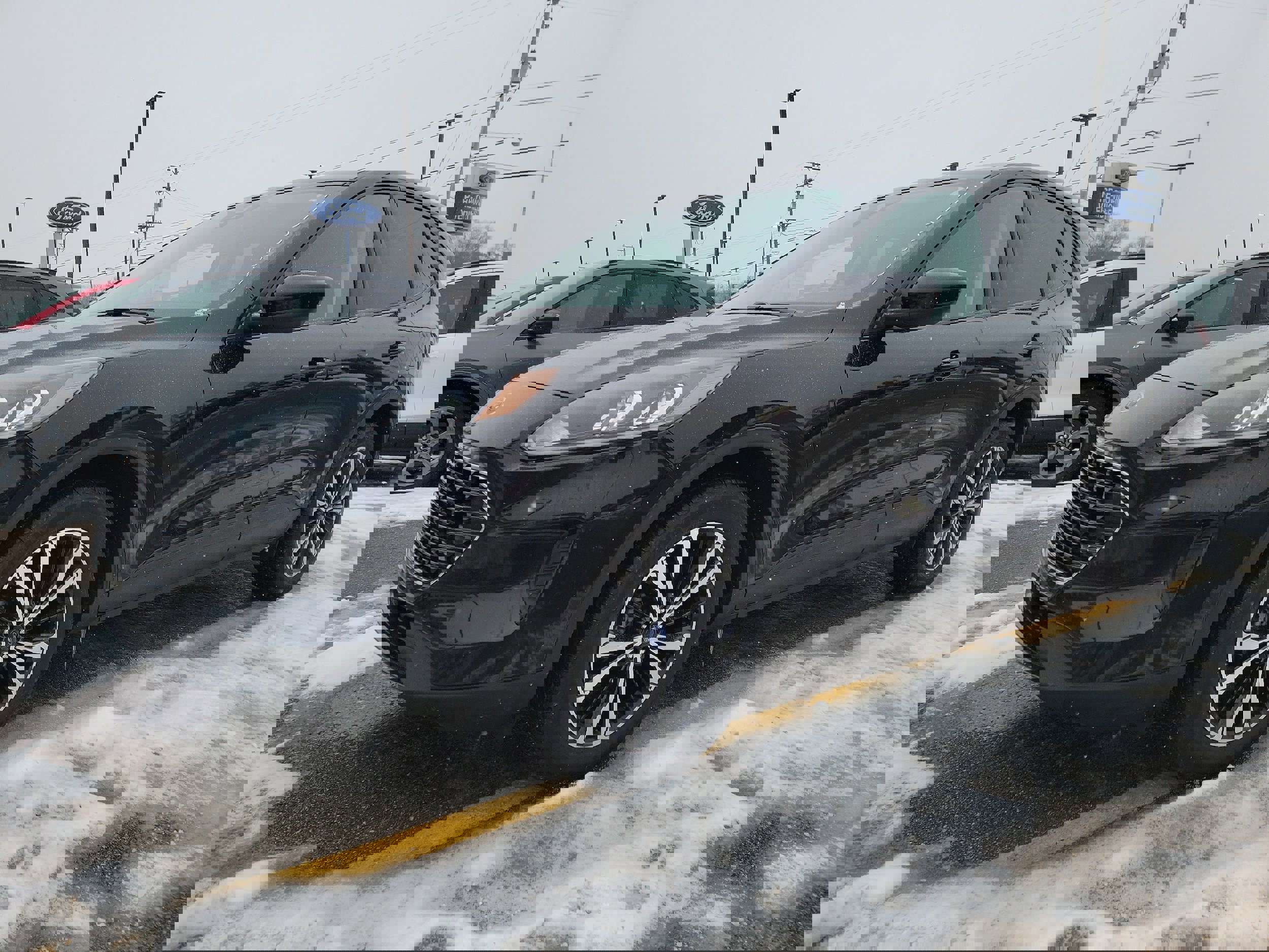 Certified 2022 Ford Escape SE w/ SE Sport Appearance Package image 2