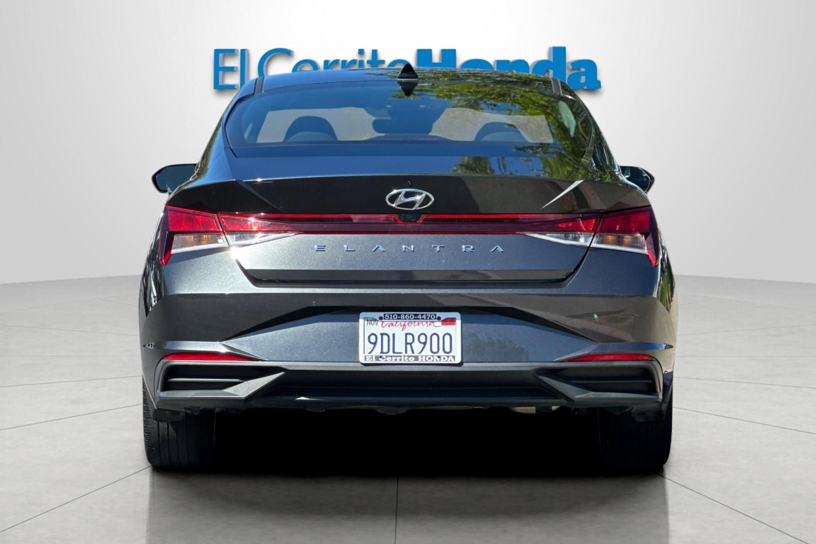 Used 2023 Hyundai Elantra SEL w/ Convenience Package FWD image 4