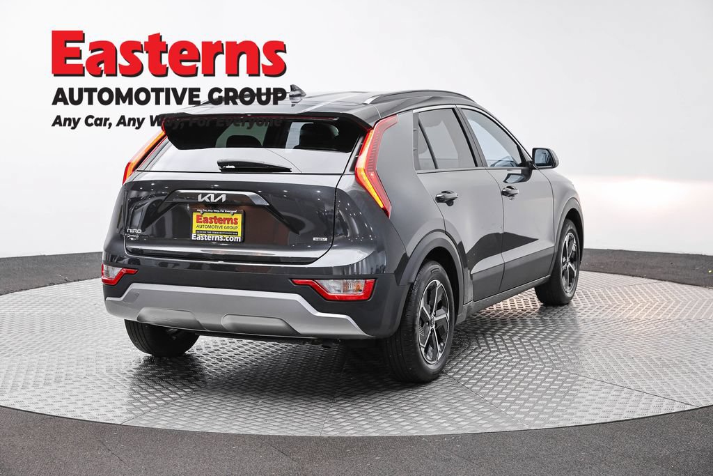 Used 2025 Kia Niro LX FWD image 5
