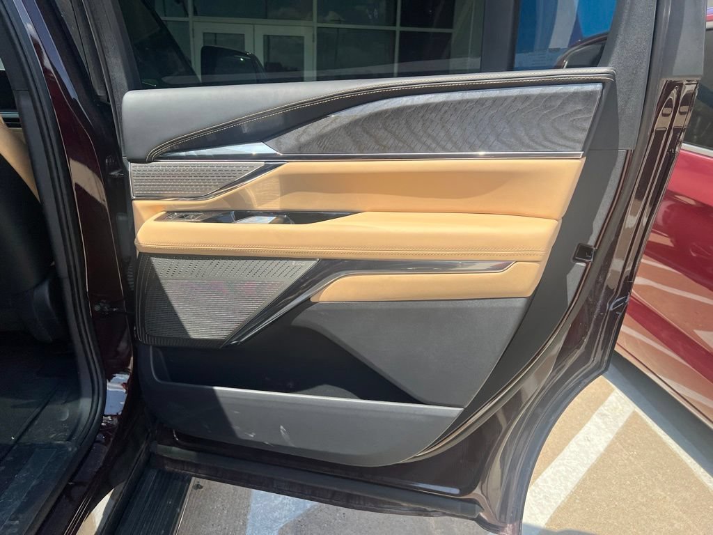 Certified 2025 Cadillac Escalade IQ Sport 2 AWD/4WD image 12