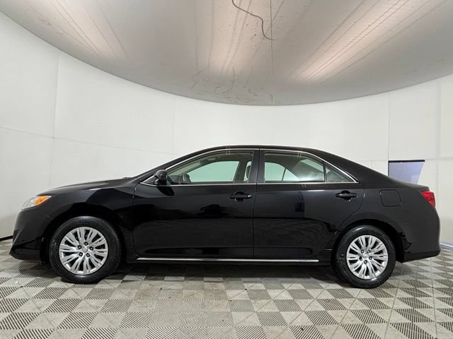 Used 2012 Toyota Camry LE FWD image 4