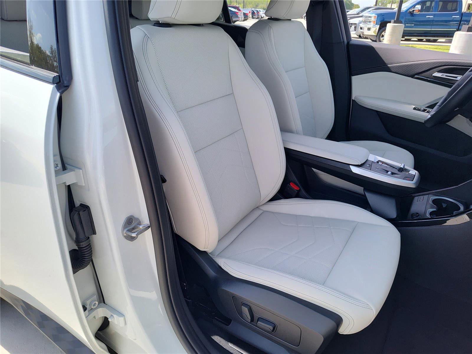 Certified 2026 BMW X2 xDrive28i w/ Technology Package AWD/4WD image 23
