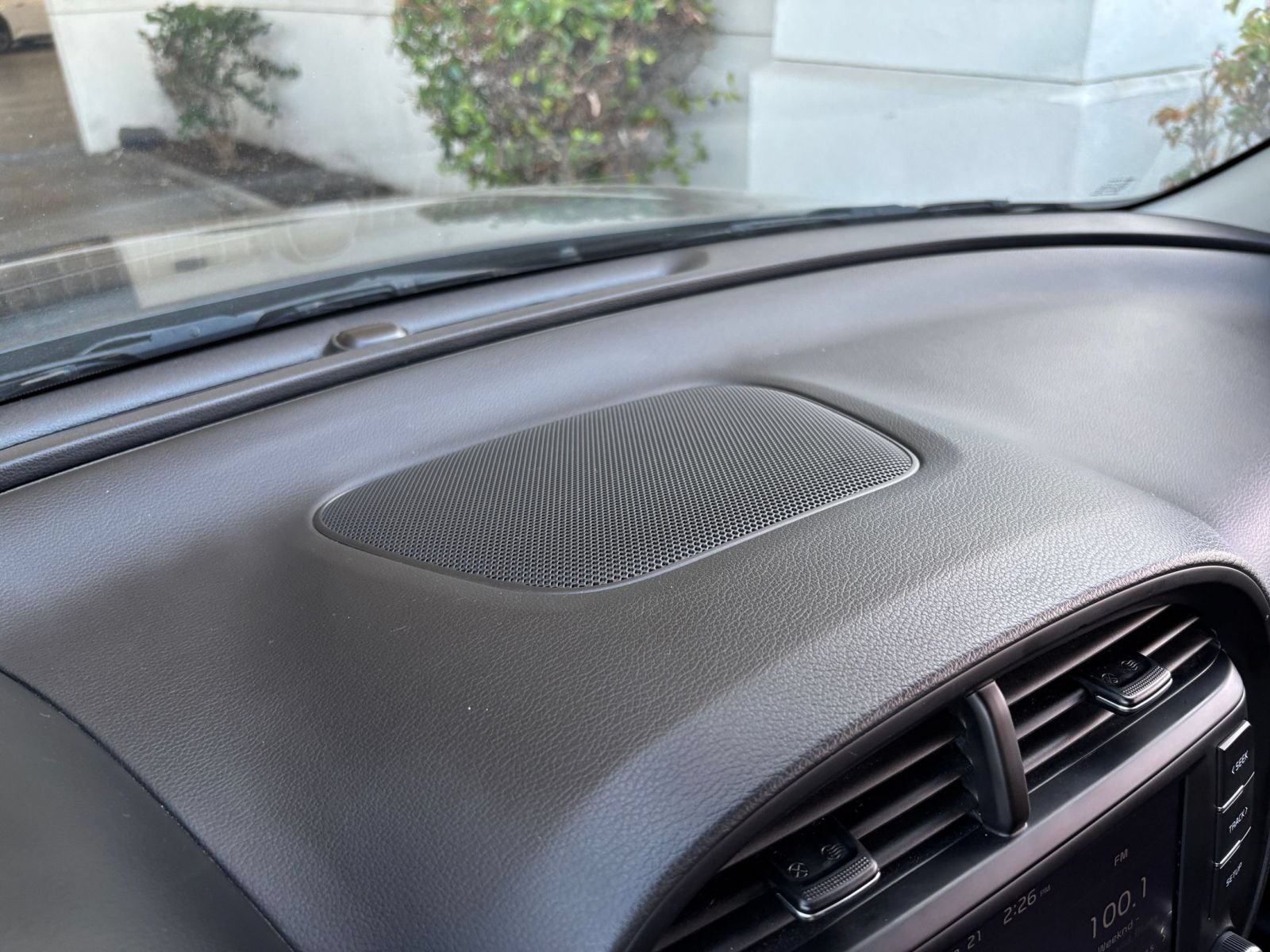 Used 2025 Kia Soul LX w/ LX Technology Package FWD image 14