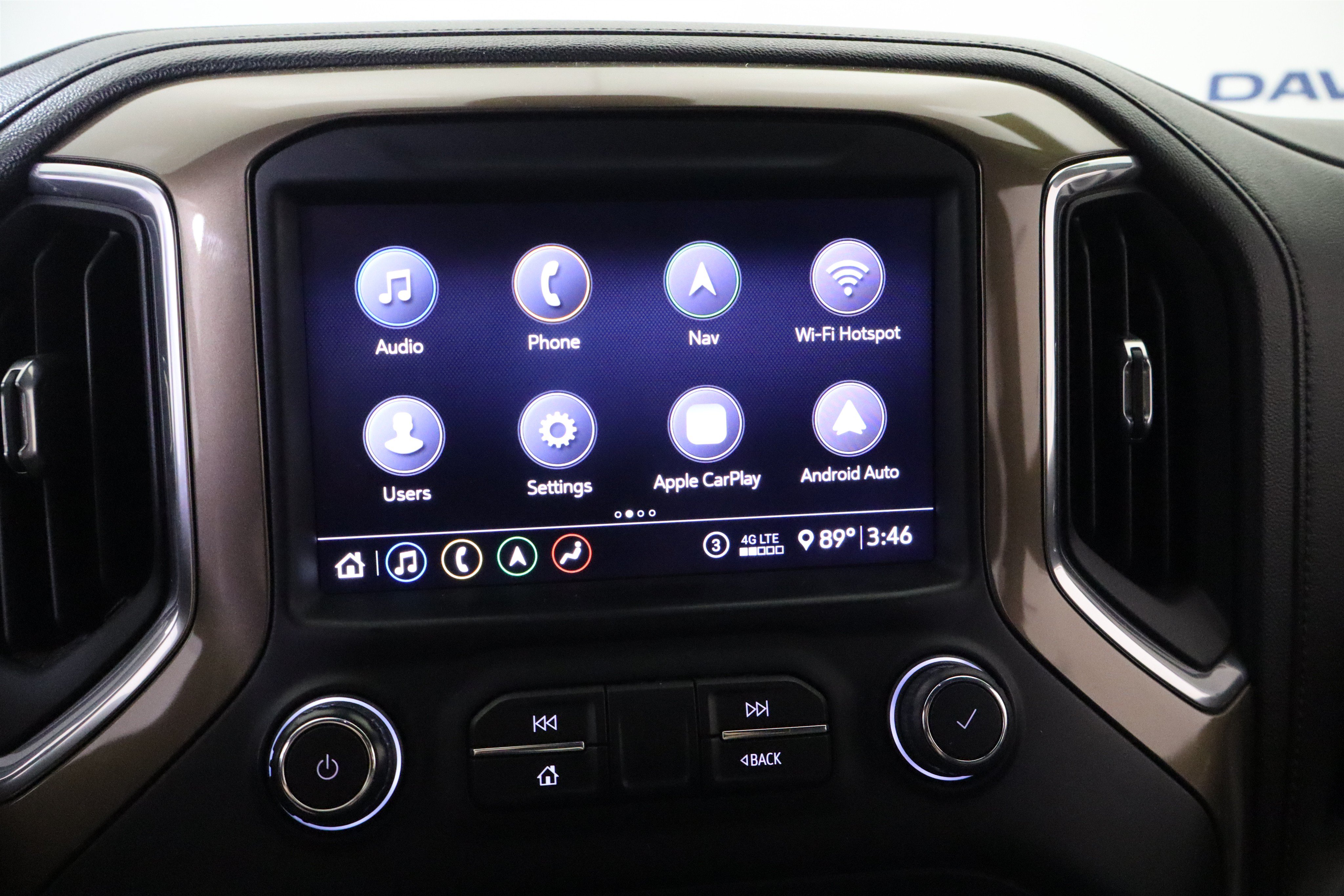 Used 2020 Chevrolet Silverado 1500 High Country w/ Technology Package AWD/4WD image 24