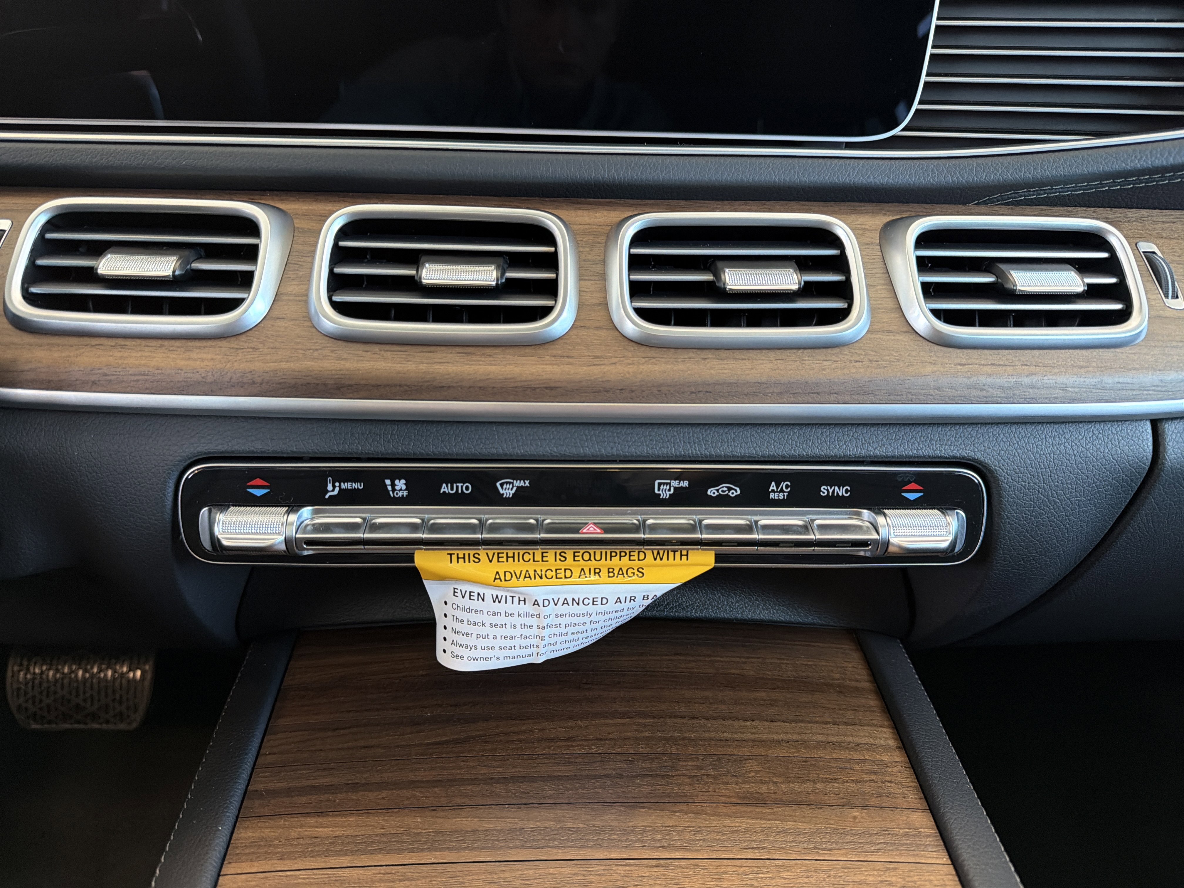 New 2026 Mercedes-Benz GLE 450 4MATIC Coupe image 24