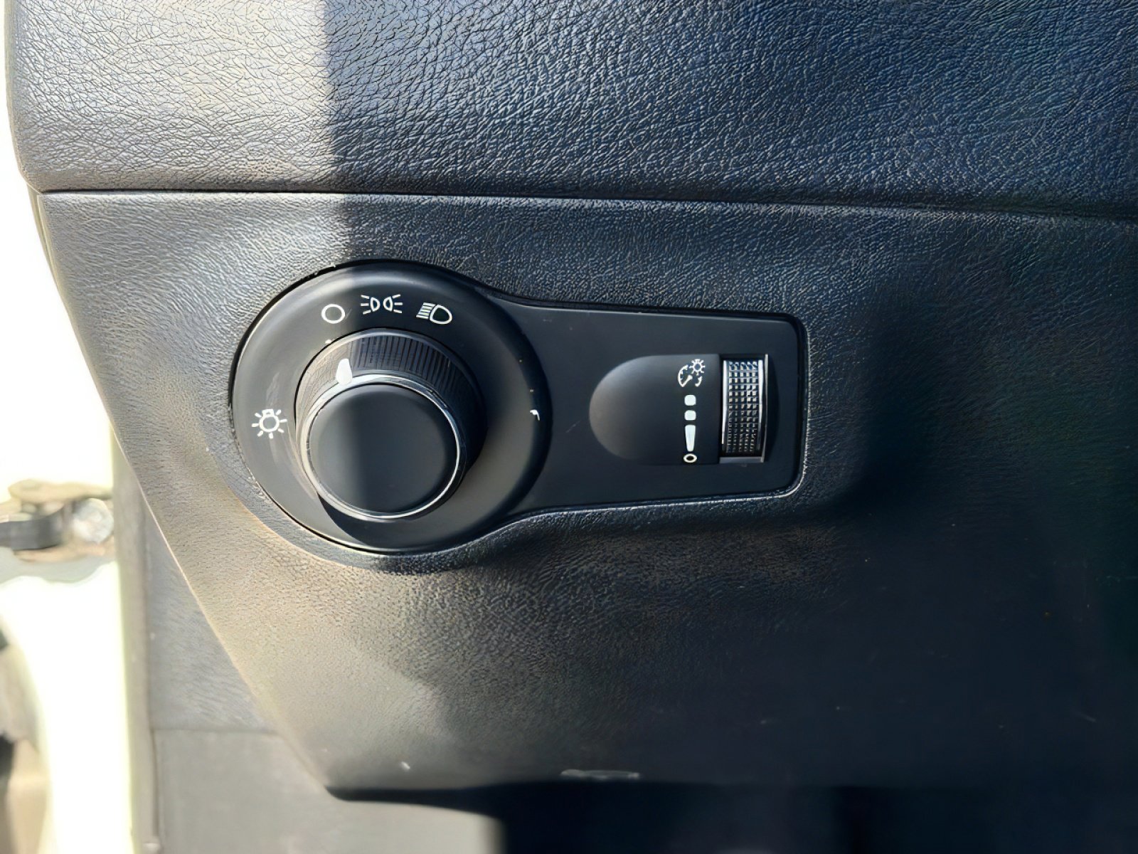 Used 2021 Jeep Compass Sport FWD image 17