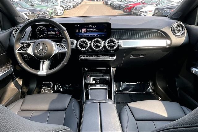 Used 2026 Mercedes-Benz GLB 250 4MATIC image 12