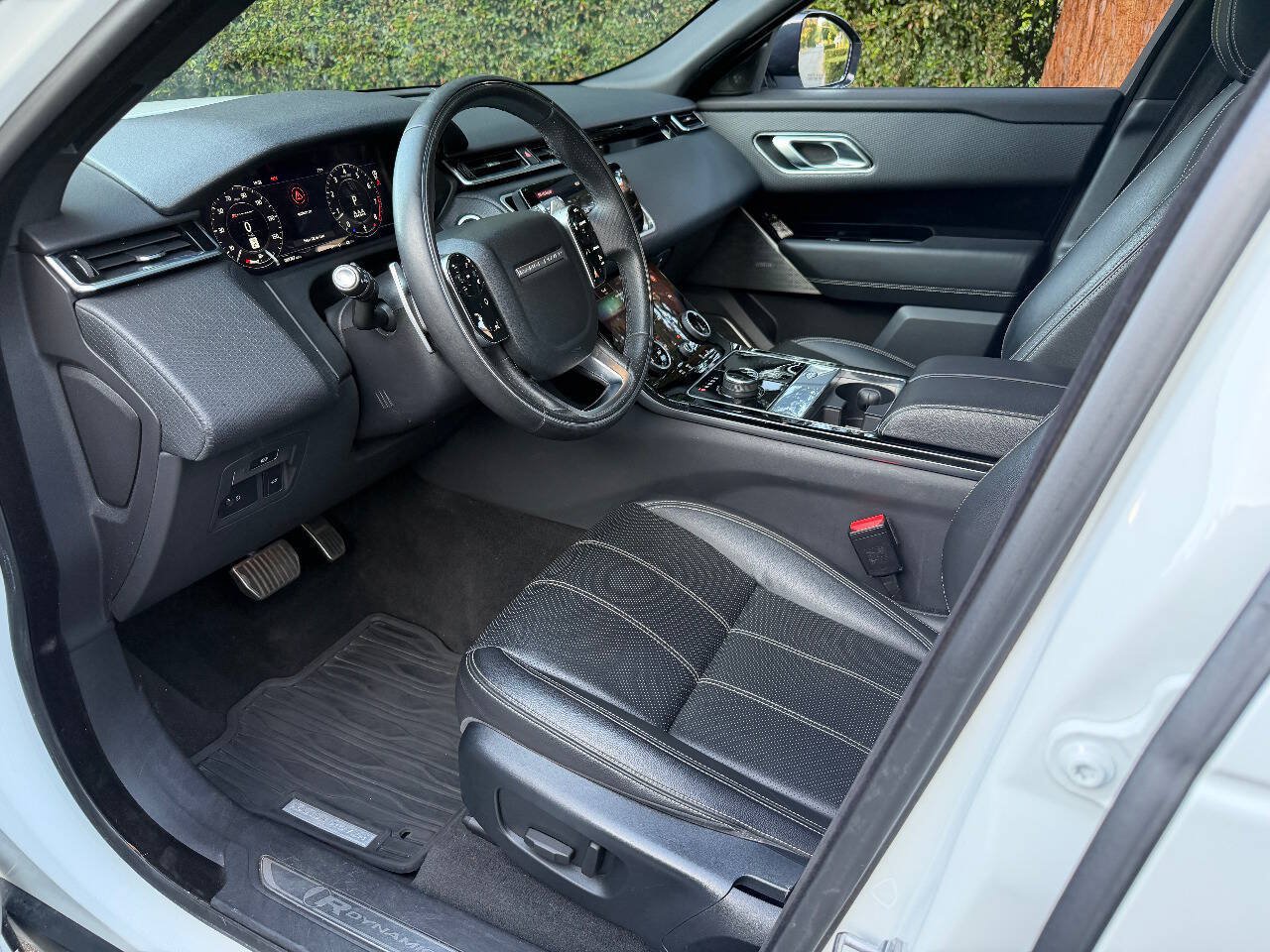 Used 2019 Land Rover Range Rover Velar R-Dynamic SE AWD/4WD image 13