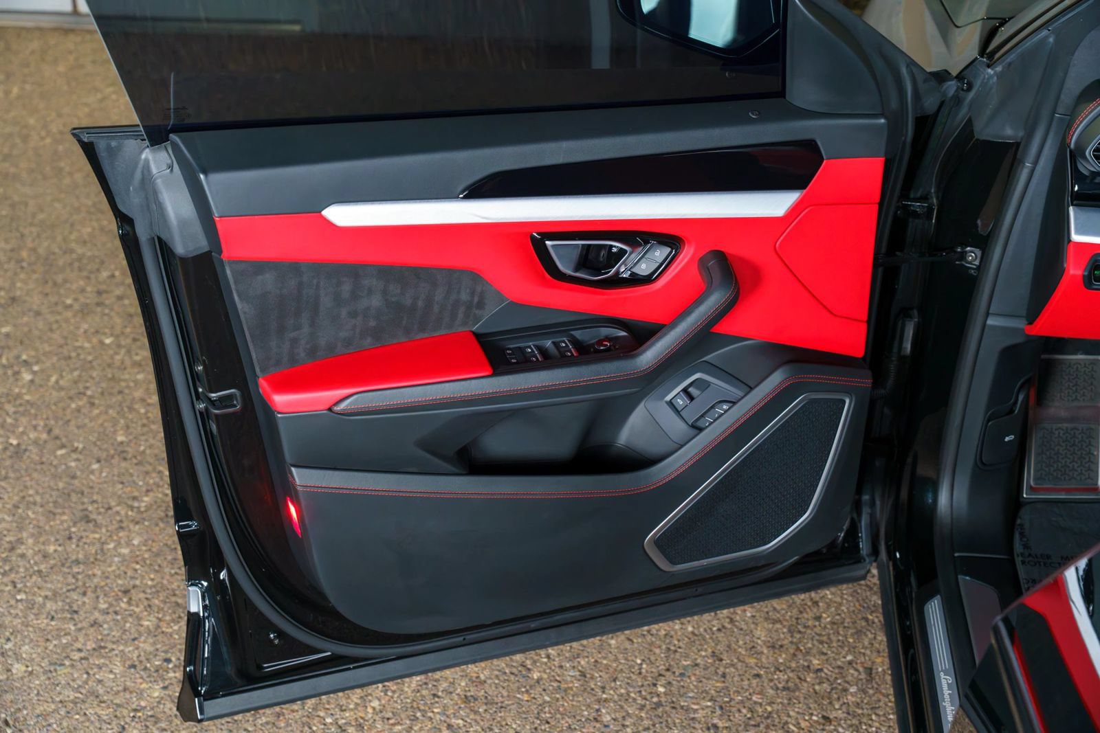 Used 2021 Lamborghini Urus AWD/4WD image 60