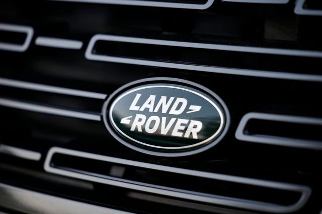 New 2026 Land Rover Range Rover SE image 17