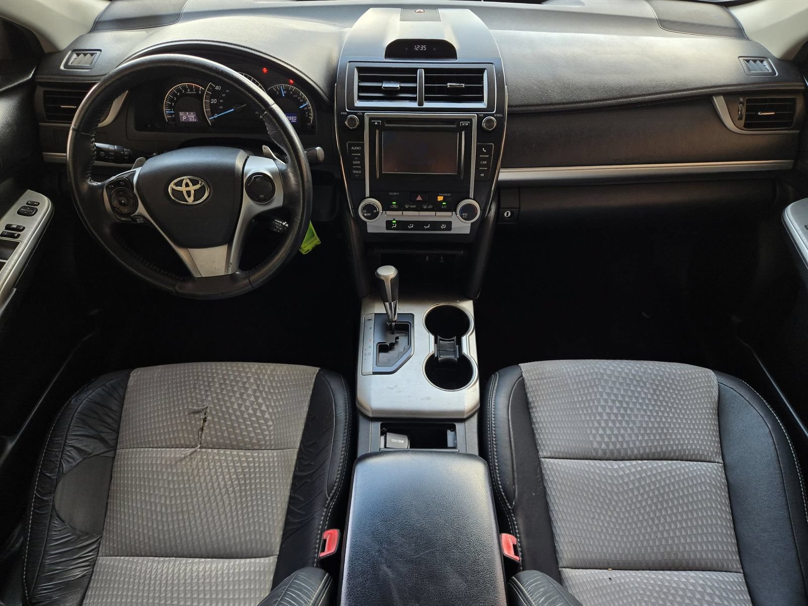 Used 2014 Toyota Camry SE FWD image 25