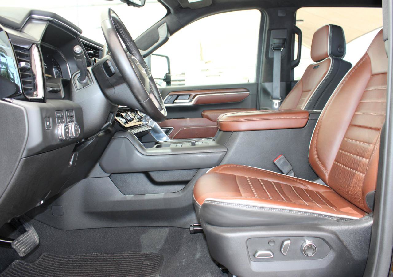 Used 2026 GMC Sierra 3500 Denali Ultimate AWD/4WD image 11