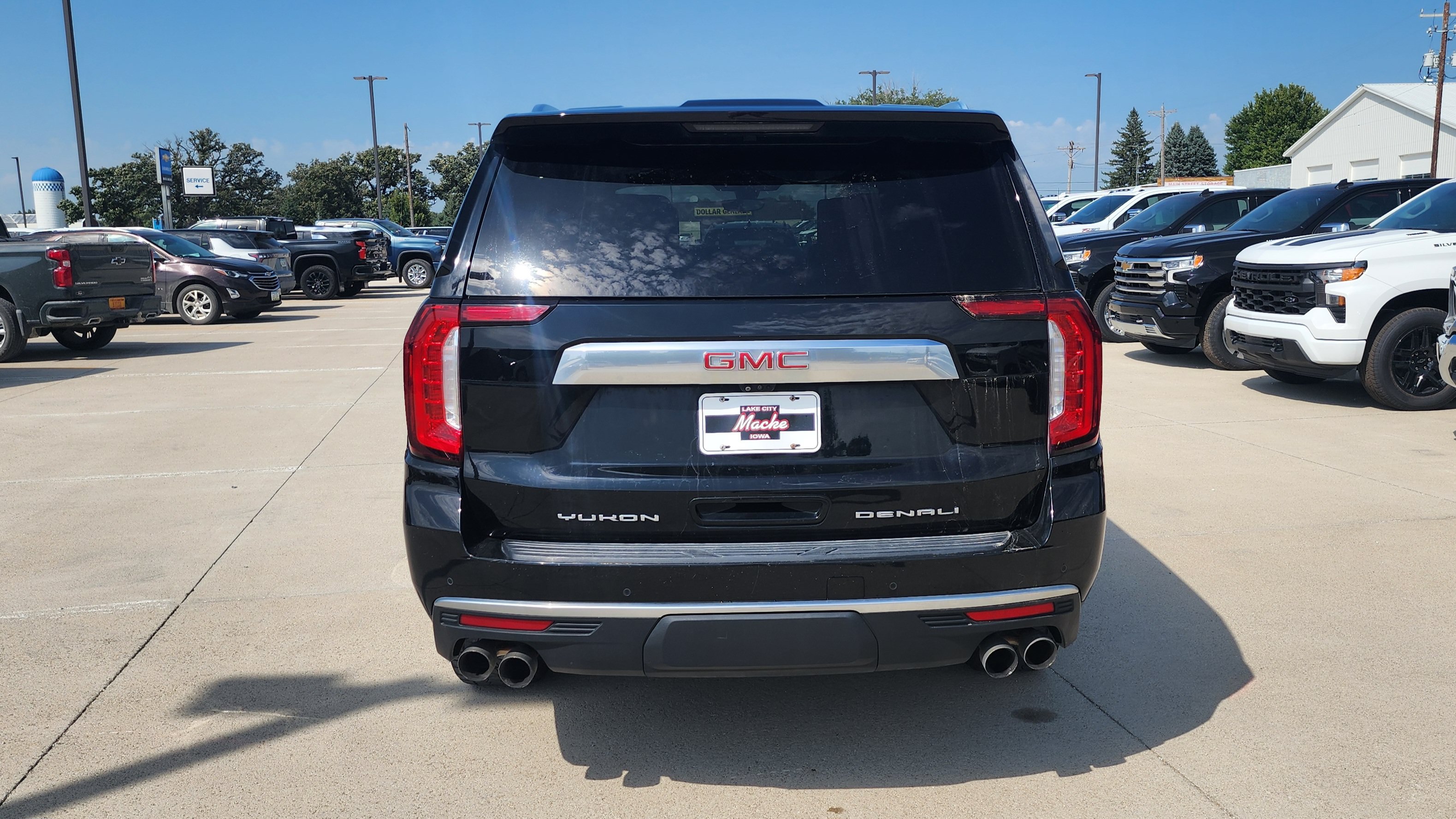 Used 2021 GMC Yukon Denali w/ Denali Ultimate Package AWD/4WD image 4
