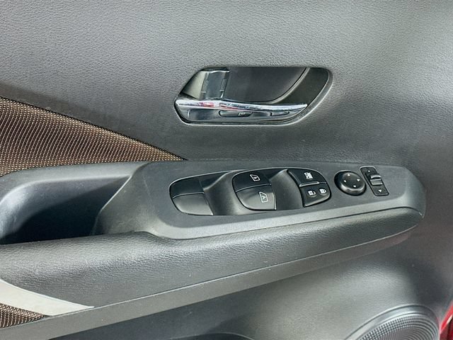Used 2021 Nissan Kicks SR w/ Interior Electronics Package FWD image 10