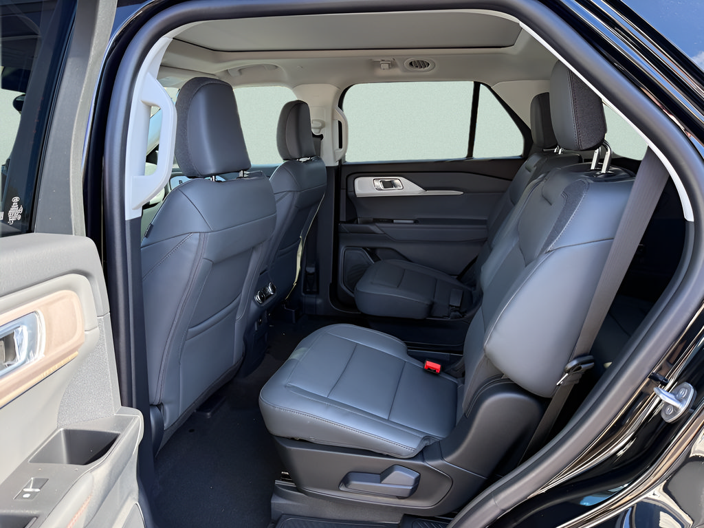 New 2026 Ford Explorer Active w/ Active Comfort Package AWD/4WD image 5