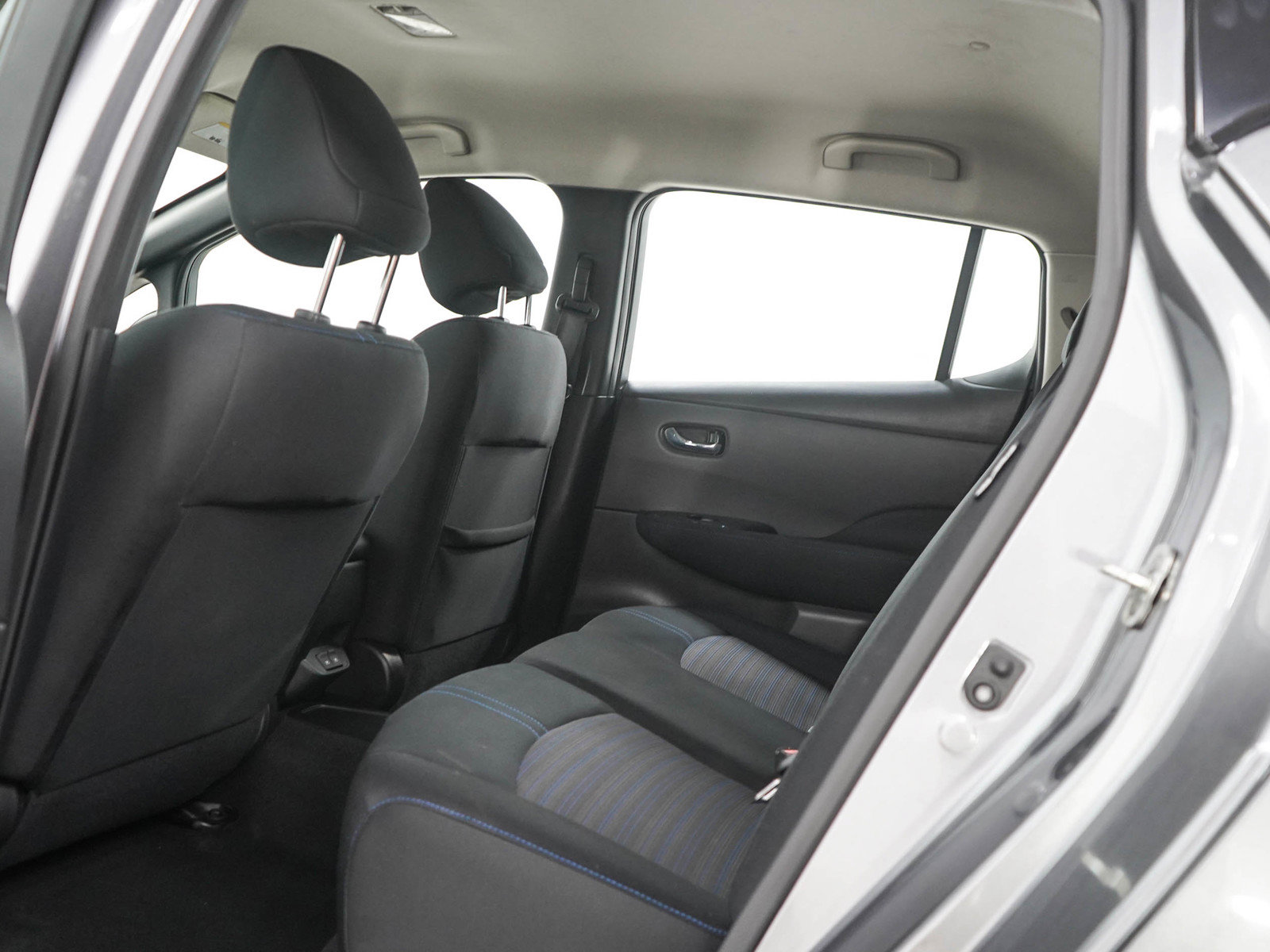 Used 2020 Nissan Leaf SV FWD image 17