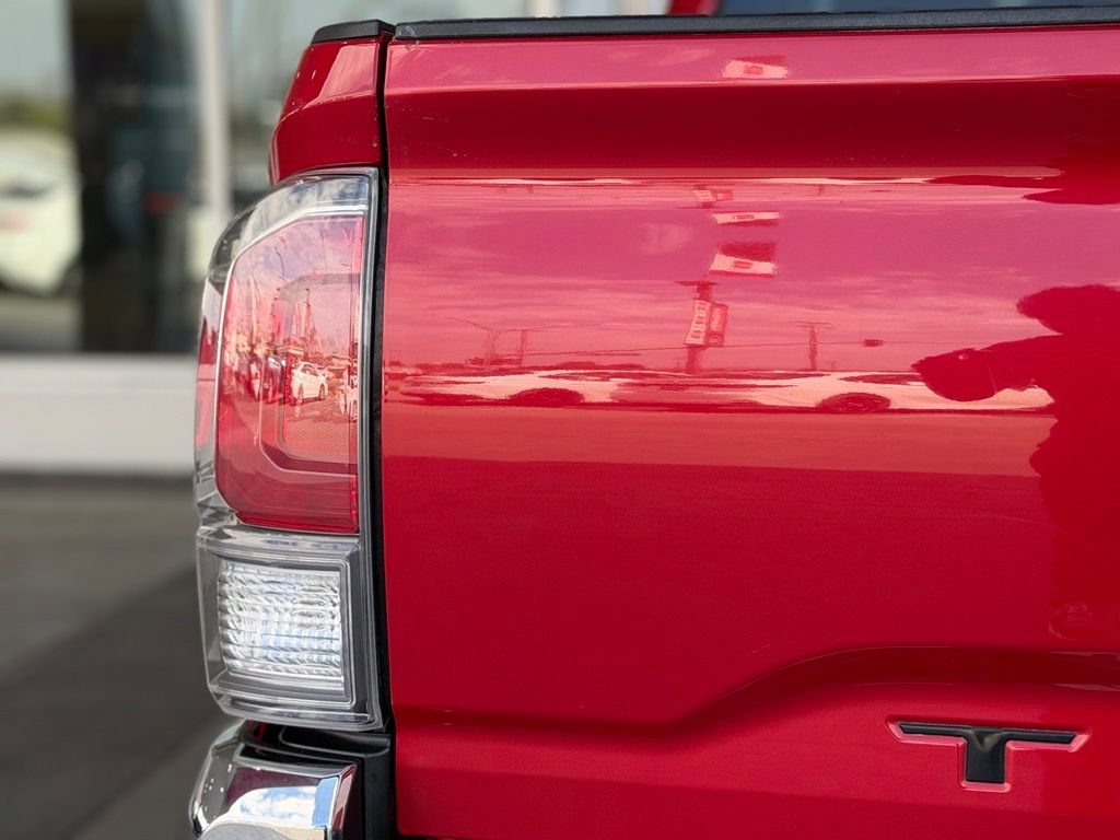 Certified 2023 Toyota Tacoma SR5 AWD/4WD image 11
