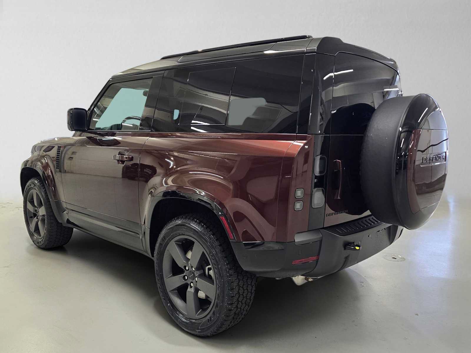 New 2026 Land Rover Defender 90 X-Dynamic SE AWD/4WD image 3
