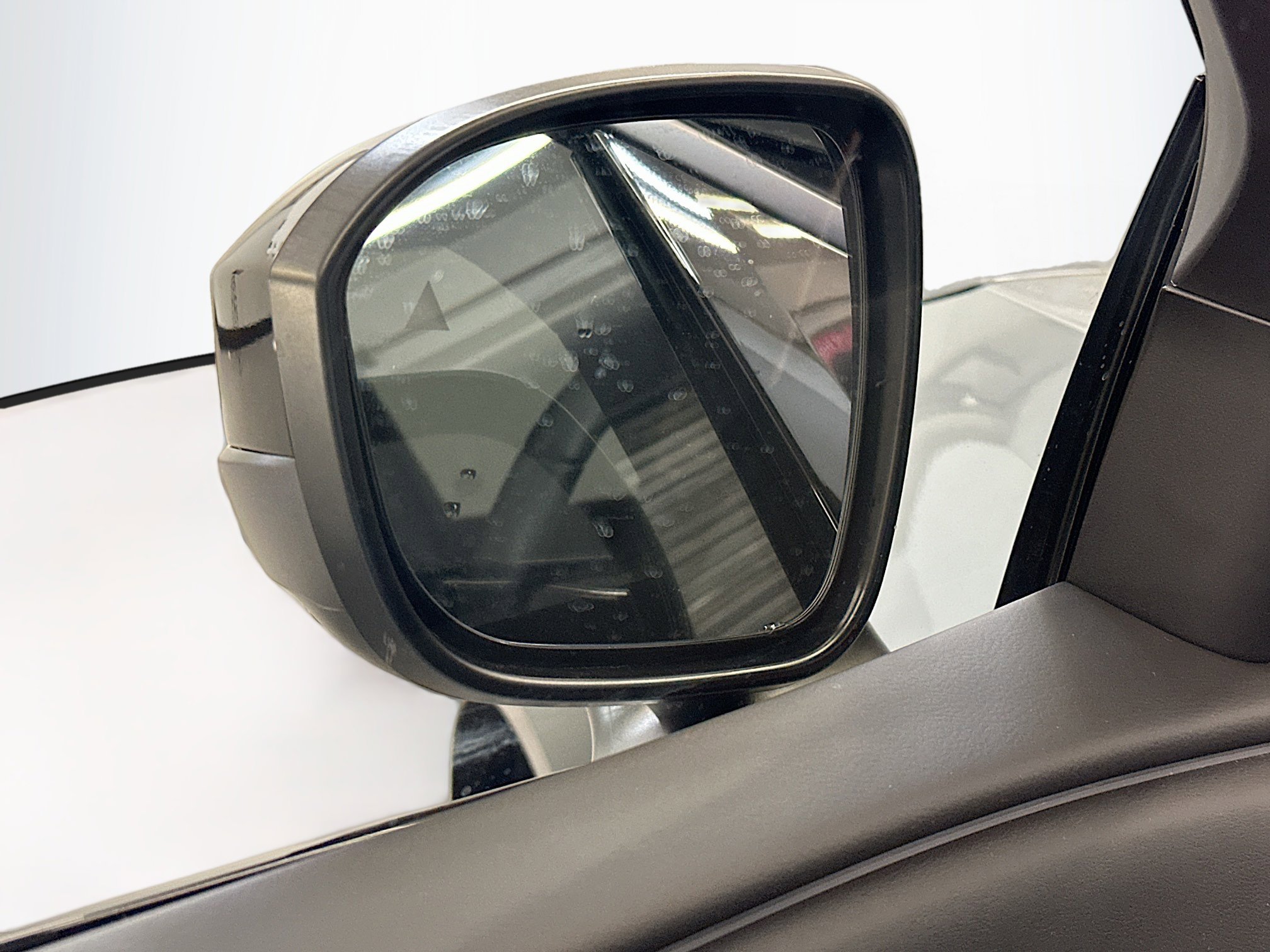 Used 2023 Nissan Ariya AWD image 16