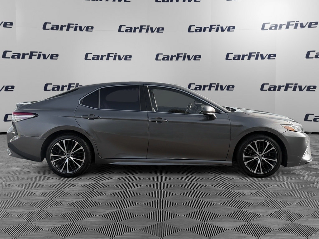 Used 2018 Toyota Camry SE w/ Moonroof Package FWD image 7