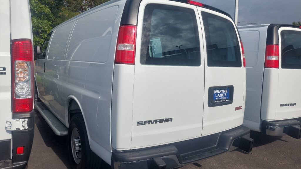 Used 2025 GMC Savana 2500 w/ Driver Convenience Package RWD image 3