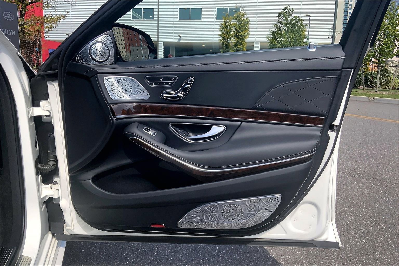 Used 2018 Mercedes-Benz S 560 4MATIC Sedan image 22