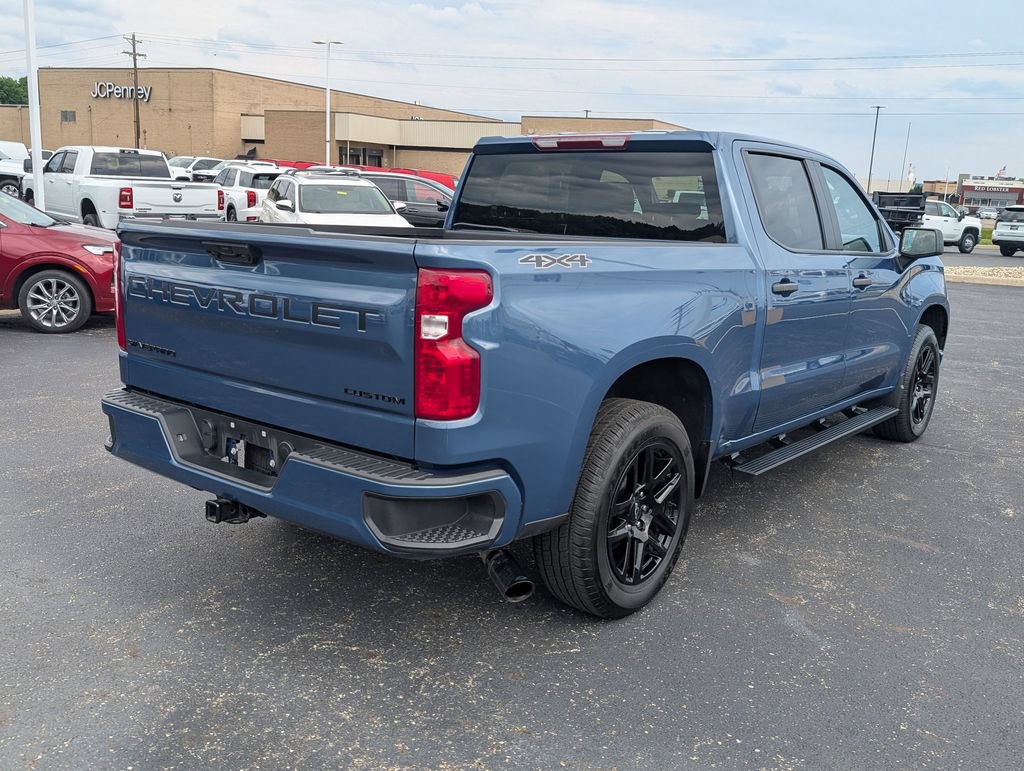 Used 2024 Chevrolet Silverado 1500 Custom w/ Dark Appearance Package AWD/4WD image 7