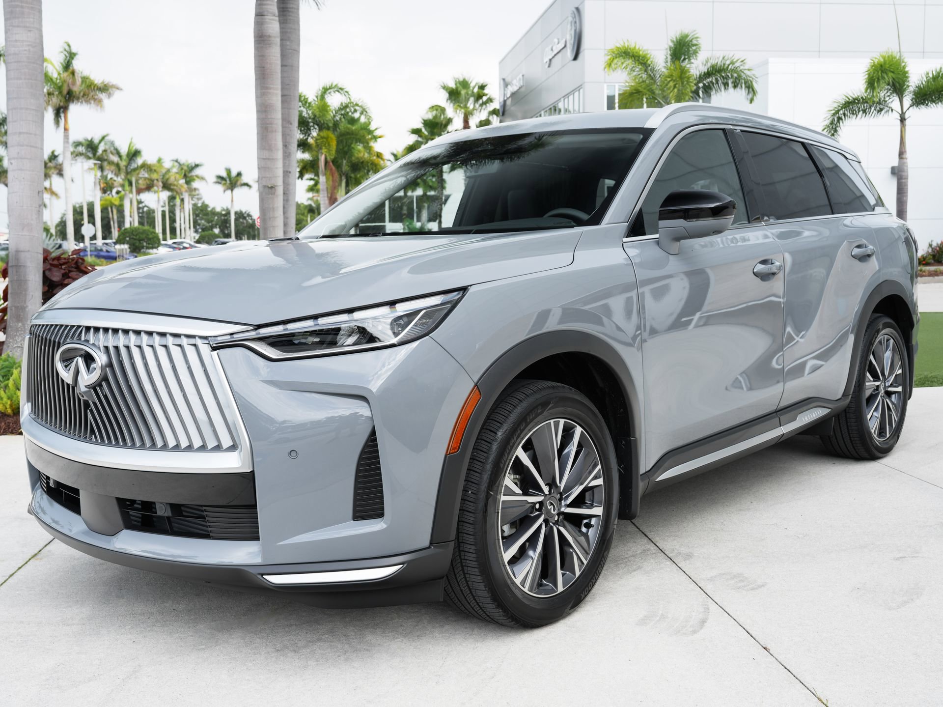 Certified 2026 INFINITI QX60 Luxe w/ Cargo Package FWD image 6